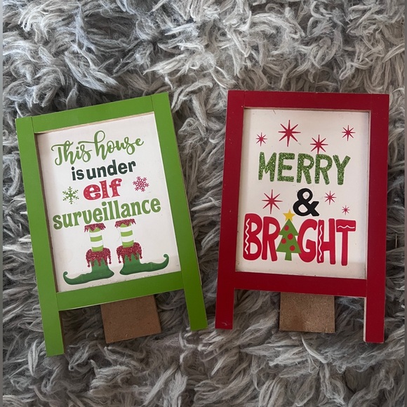 4 Christmas Themed 6 in Table Top Decoration Pictures Green and Red with Glitter - Picture 5 of 5